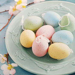Easter Card - General / Colourful Speckled Eggs On A Green Plate