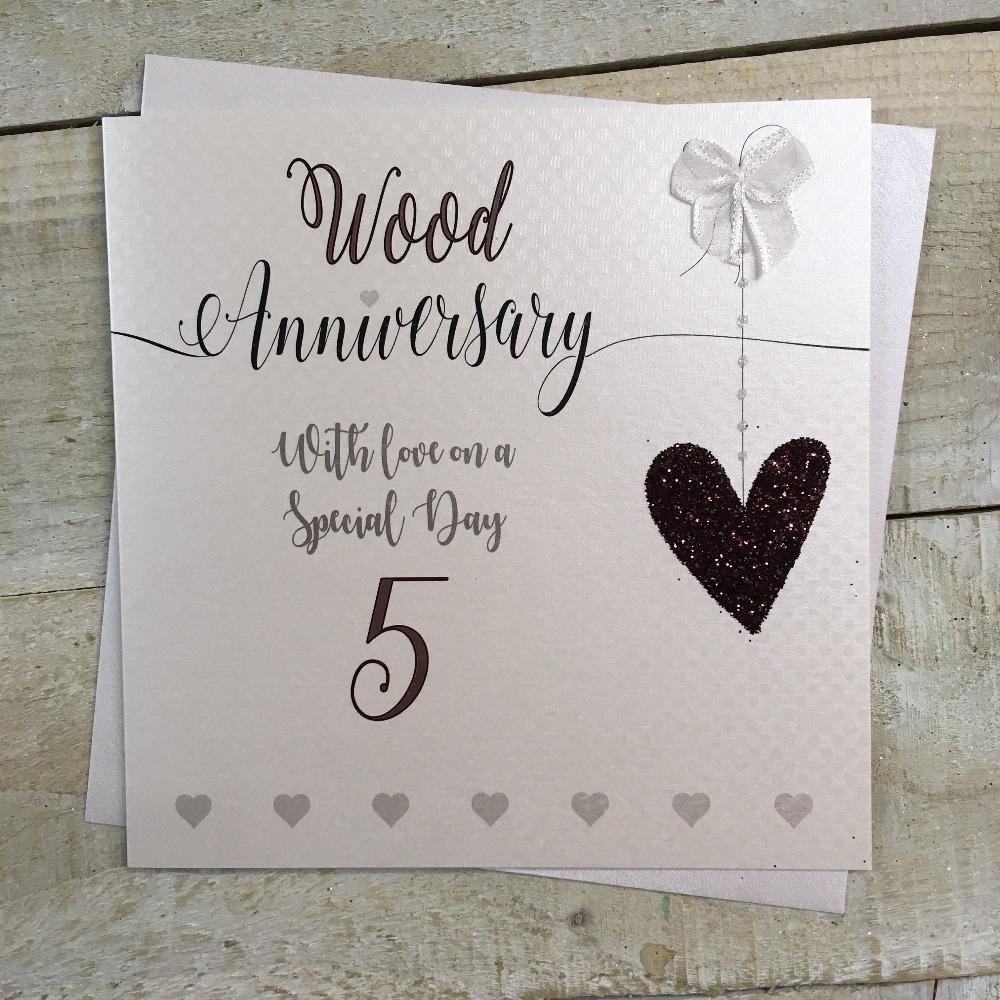 Anniversary Card - Wood / A Dark Shiny Heart & A Number 5